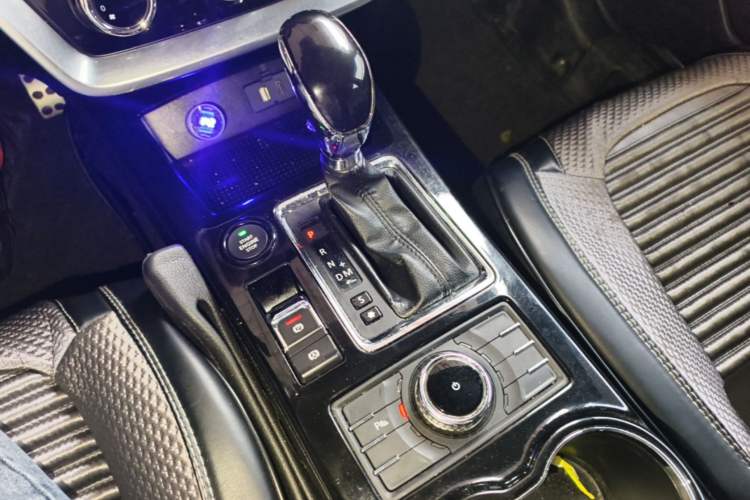 Used BAIC Off-Road BJ20 2016 1.5T CVT Luxury Model Gear Lever