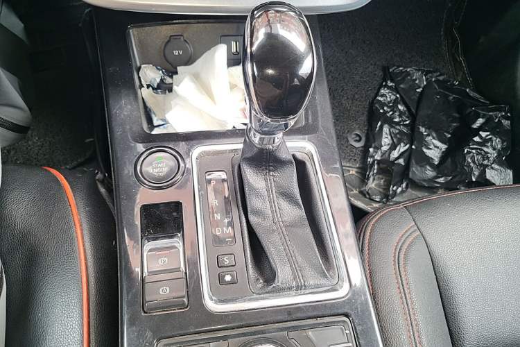Used BAIC Off-Road BJ20 2016 1.5T CVT Luxury Model Gear Lever
