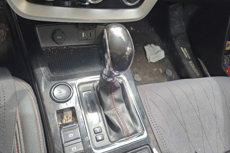 Used BAIC Off-Road BJ20 2016 1.5T CVT Luxury Model Gear Lever