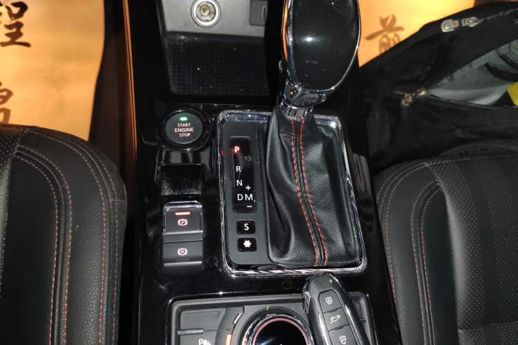 Used BAIC Off-Road BJ20 2016 1.5T CVT Prestige Edition Gear Lever