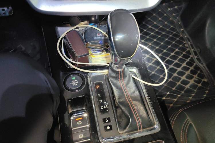 Used BAIC Off-Road BJ20 2016 1.5T CVT Luxury Model Gear Lever