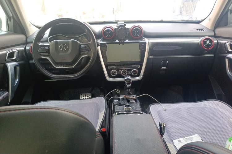 Used BAIC Off-Road BJ20 2016 1.5T CVT Luxury Model Interior 2
