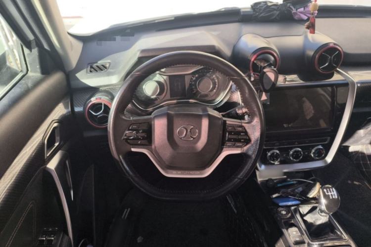 Used BAIC Off-Road BJ20 2016 1.5T Manual Luxury Model Interior 2