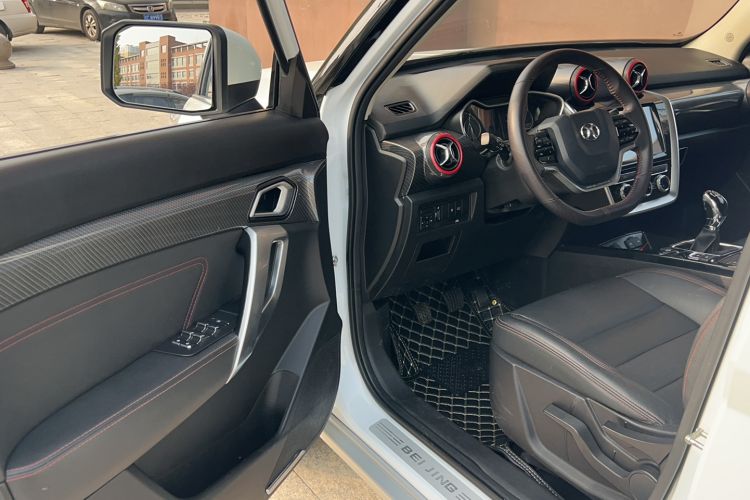 Used BAIC Off-Road BJ20 2016 1.5T Manual Luxury Model Interior 2