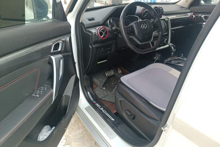 Used BAIC Off-Road BJ20 2016 1.5T CVT Luxury Model Interior 3