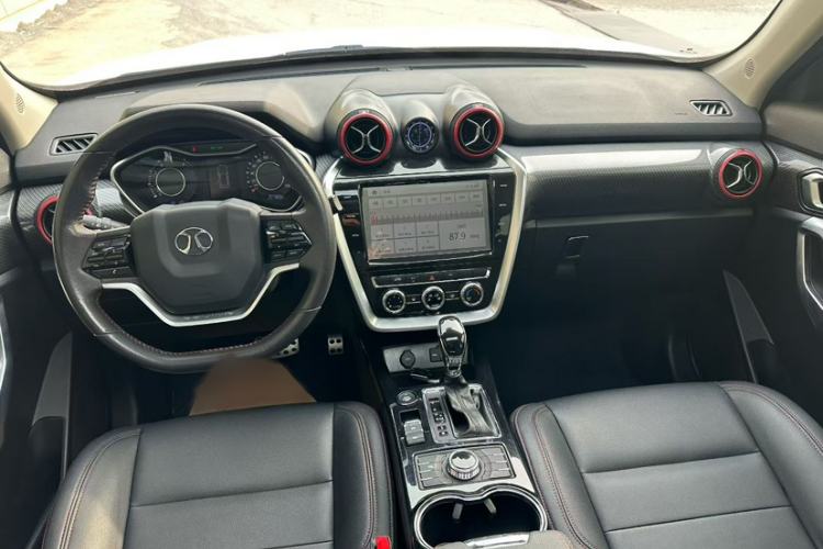 Used BAIC Off-Road BJ20 2016 1.5T CVT Luxury Model Interior 3