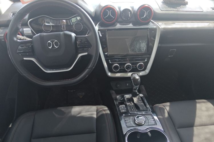 Used BAIC Off-Road BJ20 2016 1.5T CVT Luxury Model Interior 3