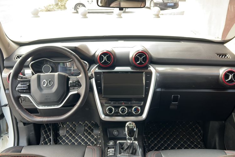 Used BAIC Off-Road BJ20 2016 1.5T Manual Luxury Model Interior 3