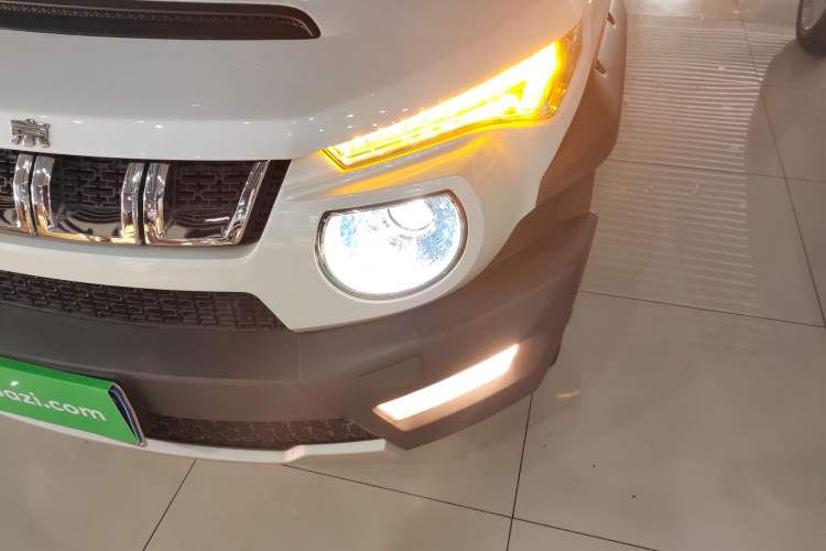 Used BAIC Off-Road BJ20 2016 1.5T CVT Prestige Edition Left Front Headlight