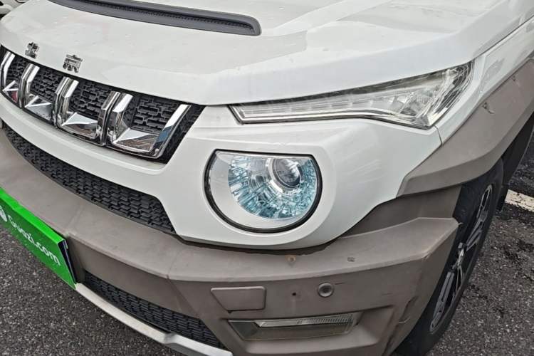 Used BAIC Off-Road BJ20 2016 1.5T CVT Luxury Model Left Front Headlight