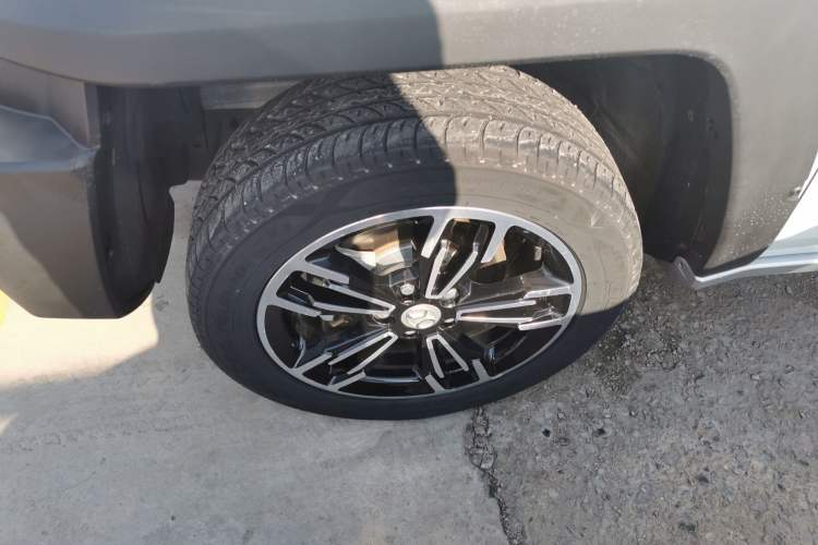 Used BAIC Off-Road BJ20 2016 1.5T Manual Luxury Model Left Front Wheel Hub