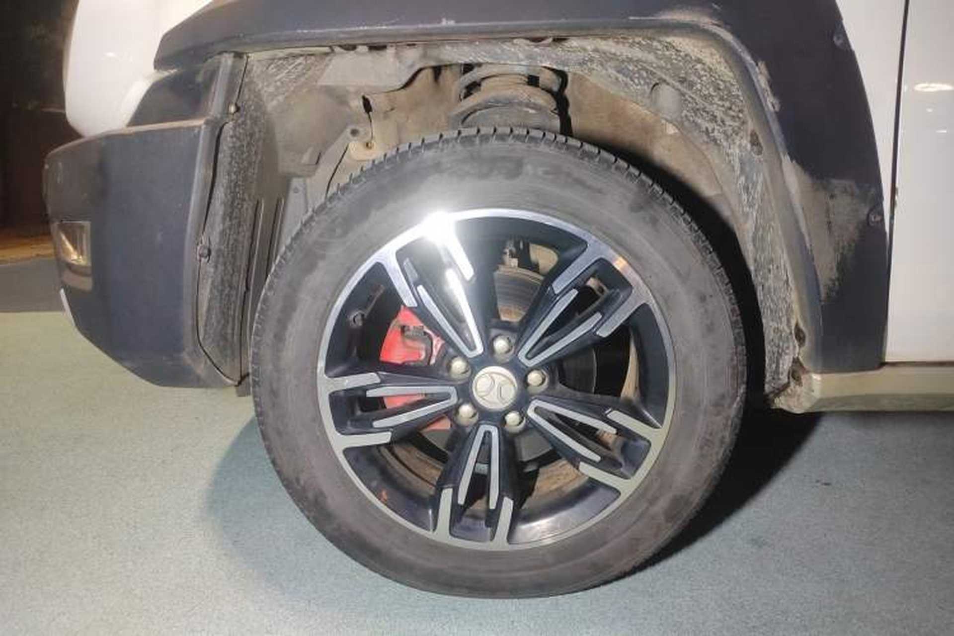 Used BAIC Off-Road BJ20 2016 1.5T CVT Luxury Model Left Front Wheel Hub
