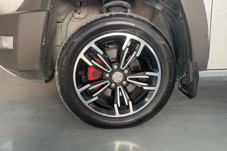 Used BAIC Off-Road BJ20 2016 1.5T CVT Luxury Model Left Front Wheel Hub