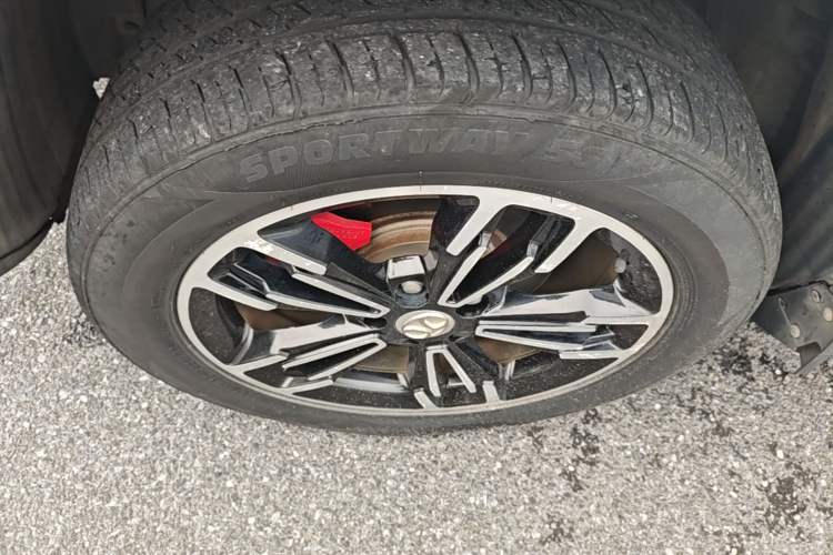 Used BAIC Off-Road BJ20 2016 1.5T CVT Luxury Model Left Front Wheel Hub