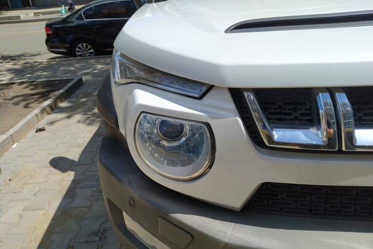 Used BAIC Off-Road BJ20 2016 1.5T CVT Luxury Model Right Front Headlight