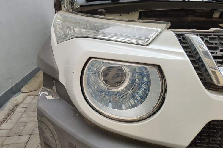 Used BAIC Off-Road BJ20 2016 1.5T CVT Luxury Model Right Front Headlight