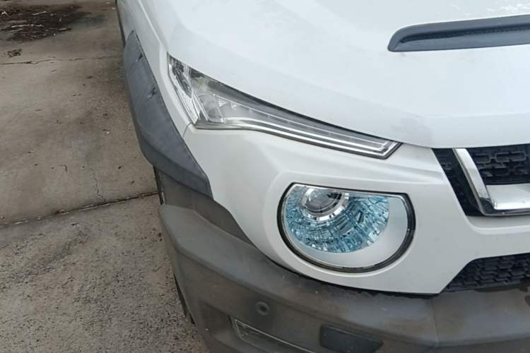 Used BAIC Off-Road BJ20 2016 1.5T Manual Luxury Model Right Front Headlight