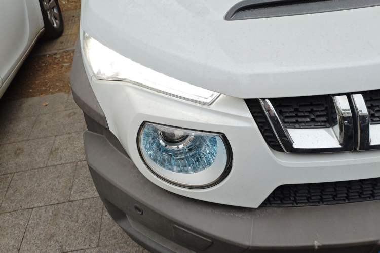 Used BAIC Off-Road BJ20 2016 1.5T CVT Luxury Model Right Front Headlight