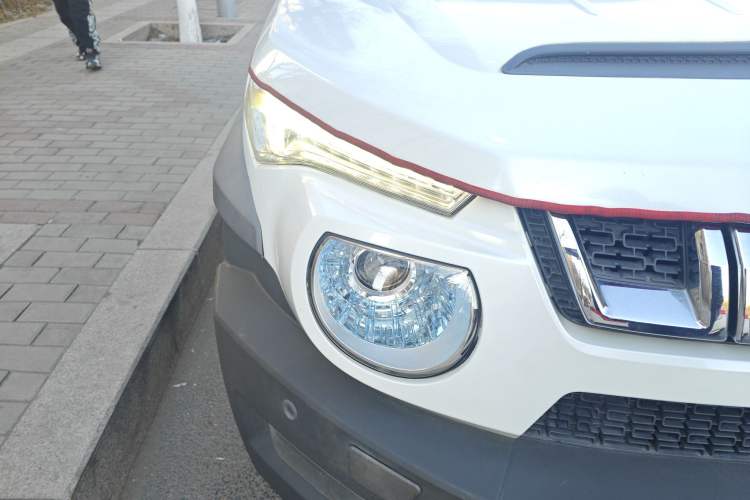 Used BAIC Off-Road BJ20 2016 1.5T CVT Luxury Model Right Front Headlight