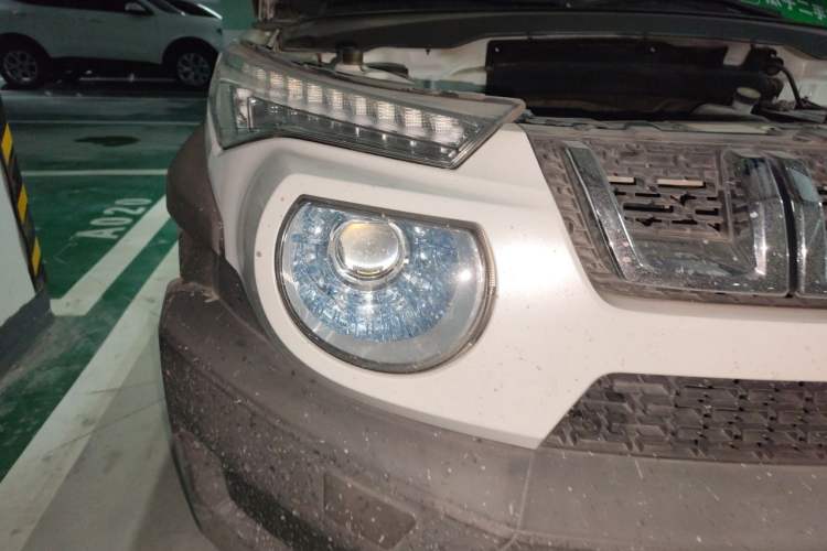 Used BAIC Off-Road BJ20 2016 1.5T Manual Elite Edition Right Front Headlight