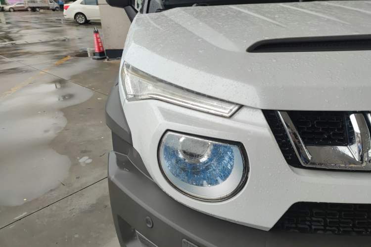 Used BAIC Off-Road BJ20 2016 1.5T CVT Luxury Model Right Front Headlight