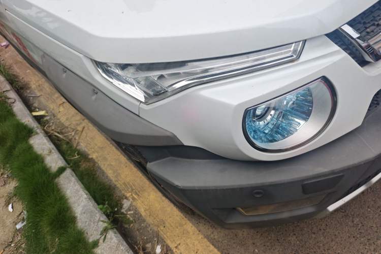Used BAIC Off-Road BJ20 2016 1.5T CVT Luxury Model Right Front Headlight