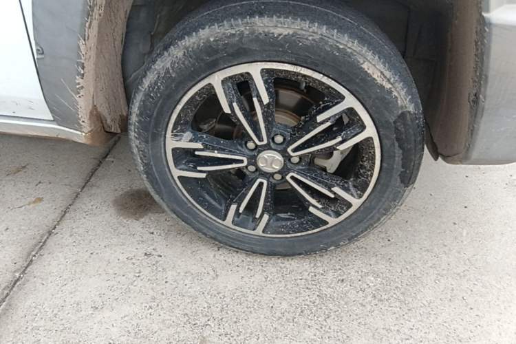 Used BAIC Off-Road BJ20 2016 1.5T Manual Luxury Model Right Front Wheel Hub