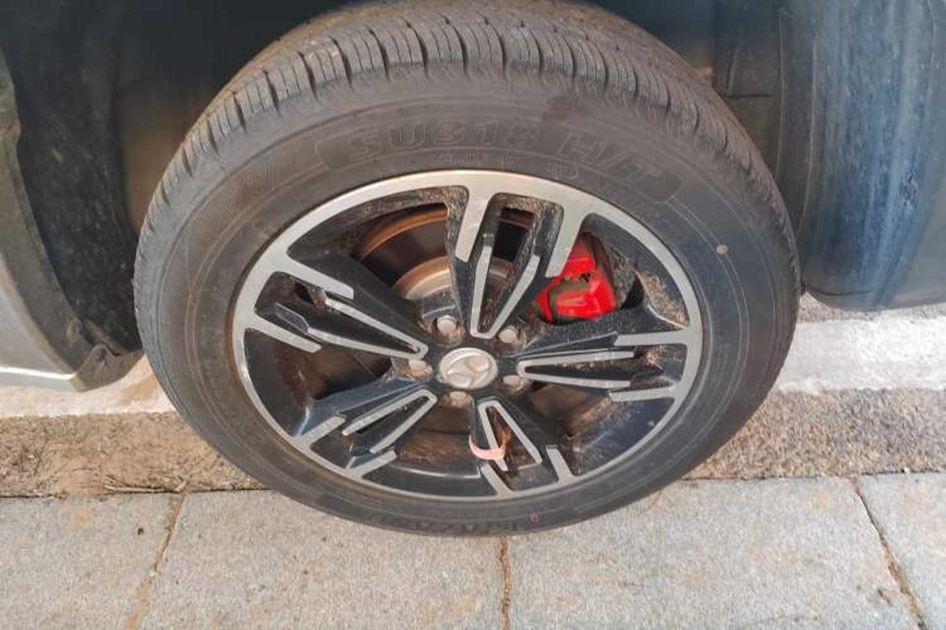 Used BAIC Off-Road BJ20 2016 1.5T CVT Luxury Model Right Front Wheel Hub