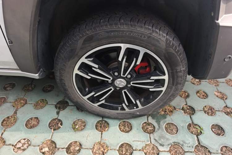 Used BAIC Off-Road BJ20 2016 1.5T CVT Prestige Edition Right Front Wheel Hub