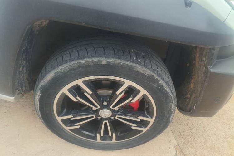 Used BAIC Off-Road BJ20 2016 1.5T CVT Prestige Edition Right Front Wheel Hub