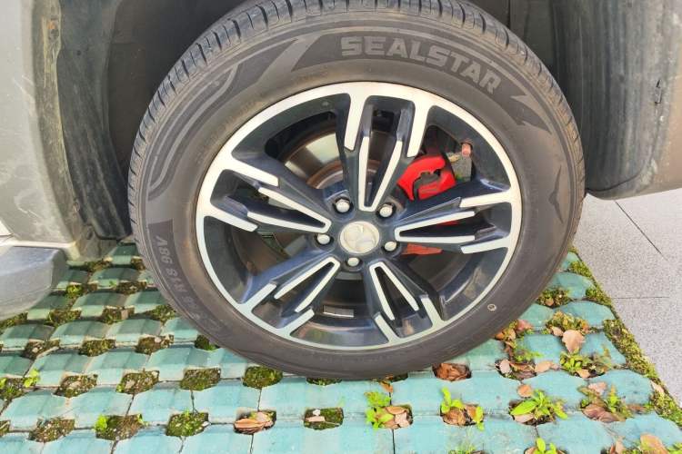 Used BAIC Off-Road BJ20 2016 1.5T CVT Luxury Model Right Front Wheel Hub