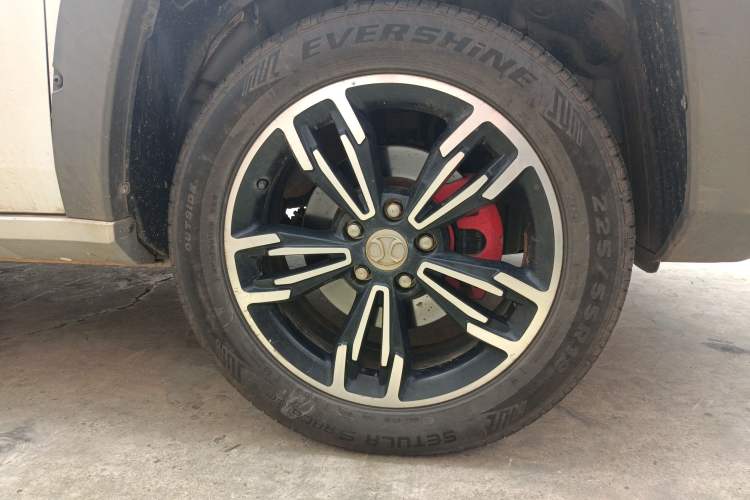 Used BAIC Off-Road BJ20 2016 1.5T Manual Luxury Model Right Front Wheel Hub