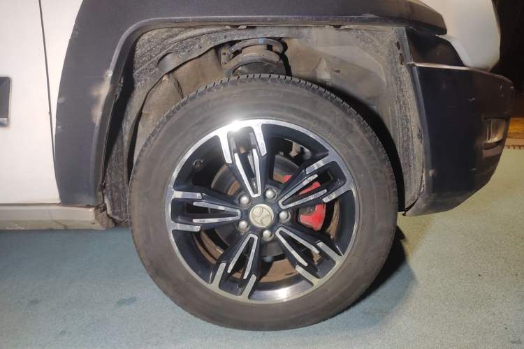 Used BAIC Off-Road BJ20 2016 1.5T CVT Luxury Model Right Rear Wheel Hub