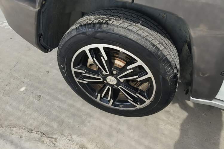 Used BAIC Off-Road BJ20 2016 1.5T Manual Luxury Model Right Rear Wheel Hub
