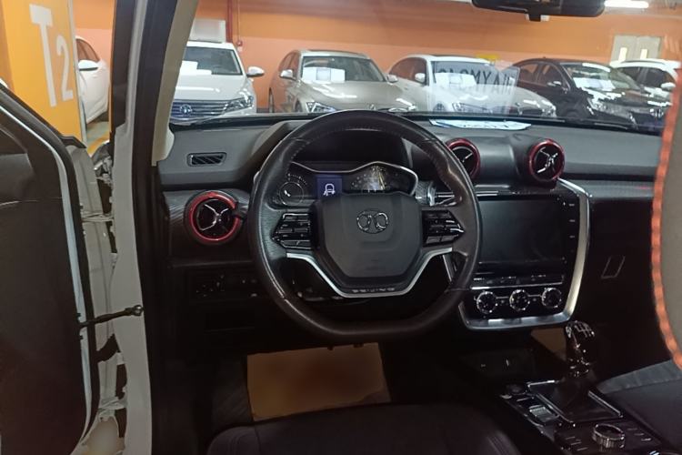 Used BAIC Off-Road BJ20 2016 1.5T Manual Luxury Model Steering Wheel