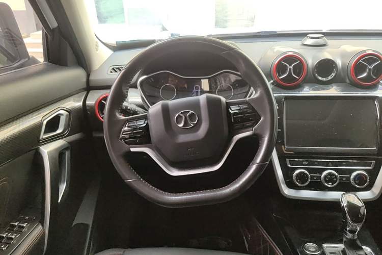 Used BAIC Off-Road BJ20 2016 1.5T CVT Luxury Model Steering Wheel