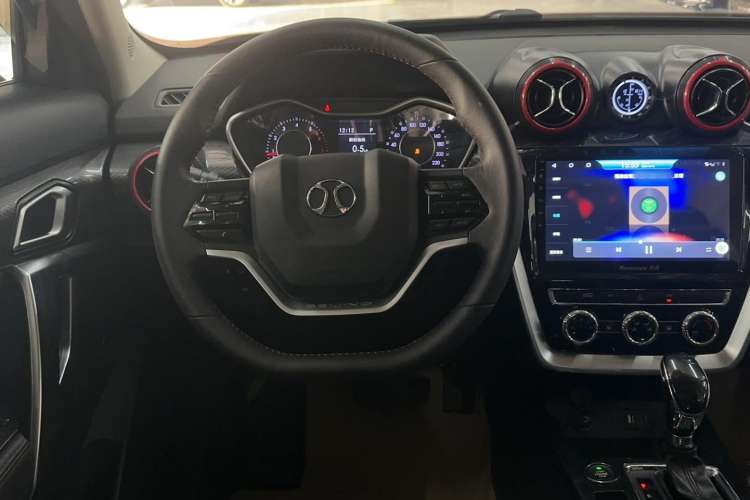 Used BAIC Off-Road BJ20 2016 1.5T CVT Luxury Model Steering Wheel