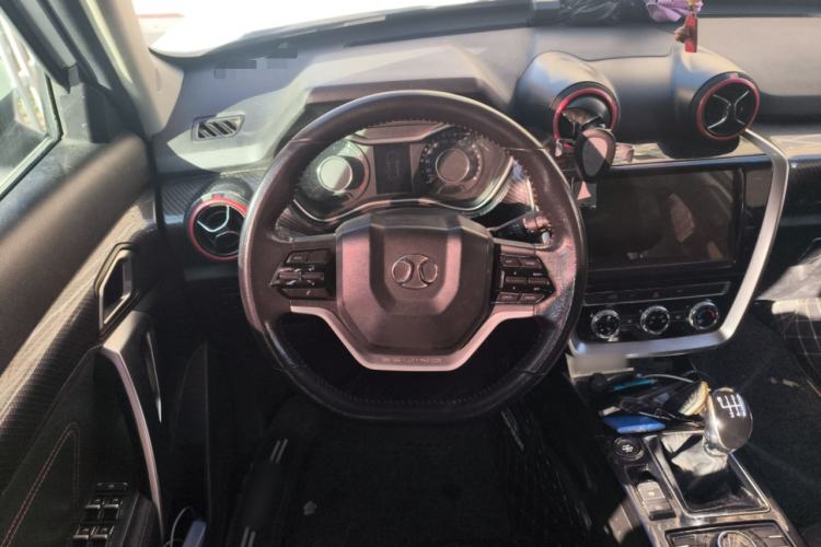 Used BAIC Off-Road BJ20 2016 1.5T Manual Luxury Model Steering Wheel