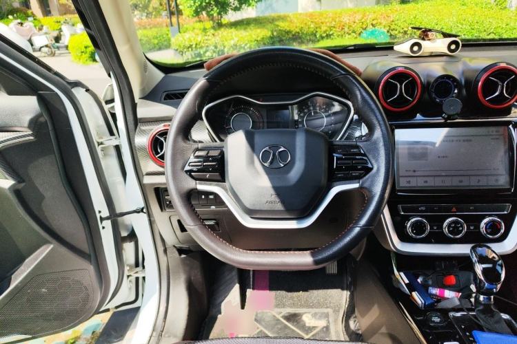 Used BAIC Off-Road BJ20 2016 1.5T CVT Luxury Model Steering Wheel