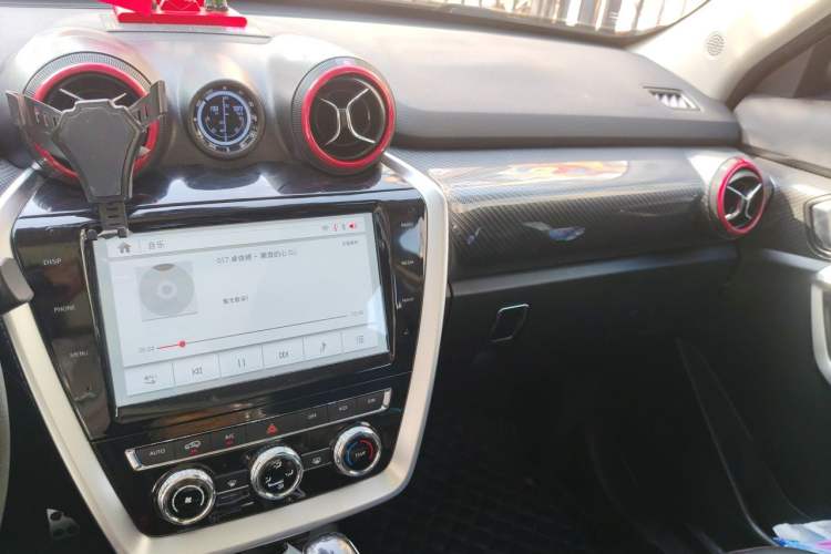 Used BAIC Off-Road BJ20 2018 1.5T CVT Luxury Model Audio And AC Panel