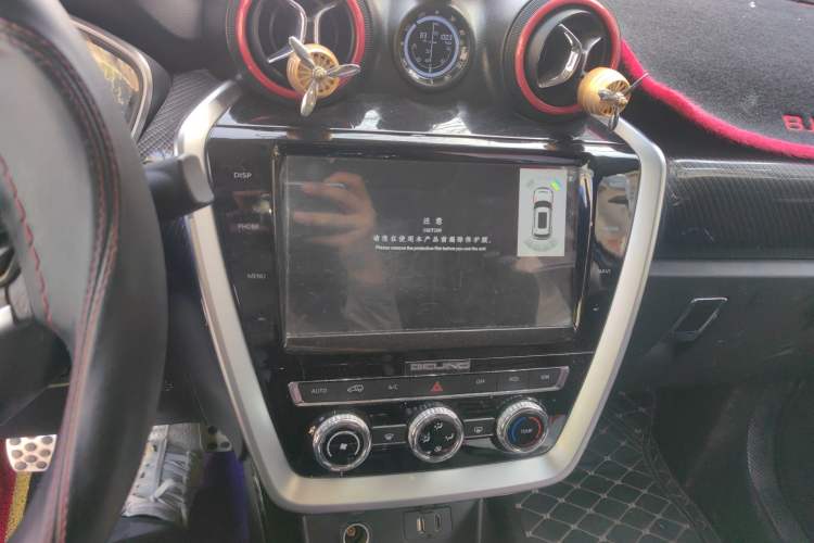 Used BAIC Off-Road BJ20 2018 1.5T Manual Luxury Edition Audio And AC Panel