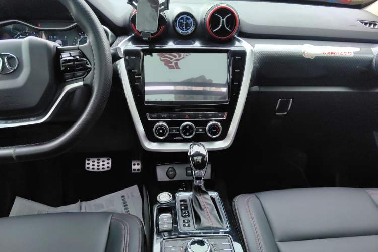 Used BAIC Off-Road BJ20 2018 1.5T CVT Luxury Model Audio And AC Panel