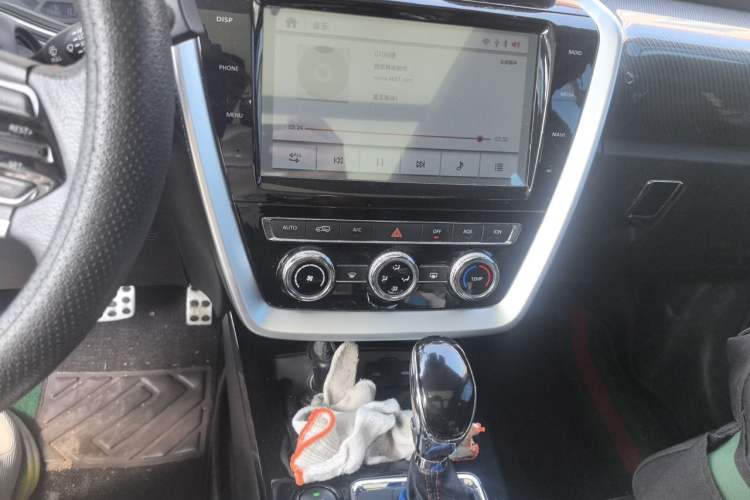 Used BAIC Off-Road BJ20 2018 1.5T CVT Luxury Model Audio And AC Panel