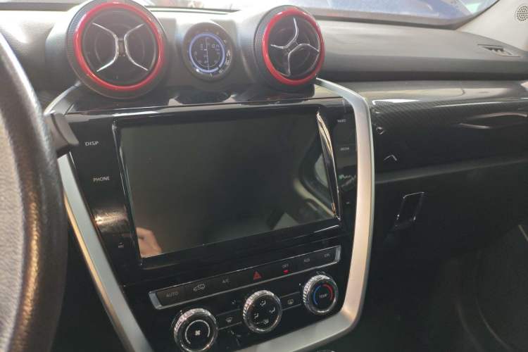 Used BAIC Off-Road BJ20 2018 1.5T CVT Luxury Model Audio And AC Panel