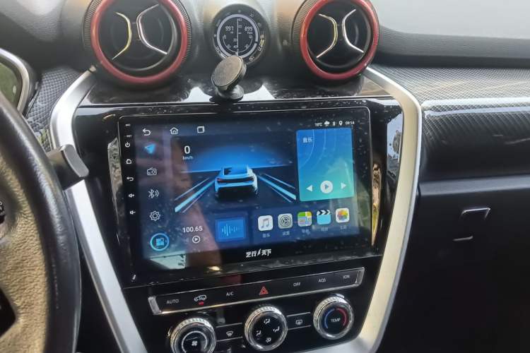 Used BAIC Off-Road BJ20 2018 1.5T Manual Luxury Edition Audio And AC Panel