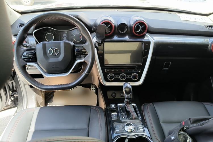 Used BAIC Off-Road BJ20 2018 1.5T CVT Luxury Model Center Console