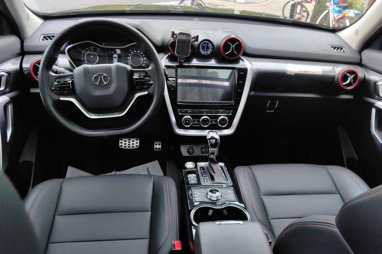 Used BAIC Off-Road BJ20 2018 1.5T CVT Luxury Model Center Console