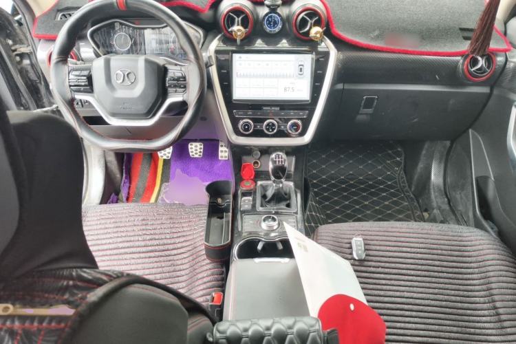 Used BAIC Off-Road BJ20 2018 1.5T Manual Luxury Edition Center Console