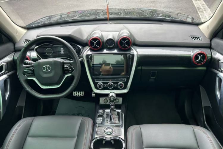 Used BAIC Off-Road BJ20 2018 1.5T CVT Luxury Model Center Console