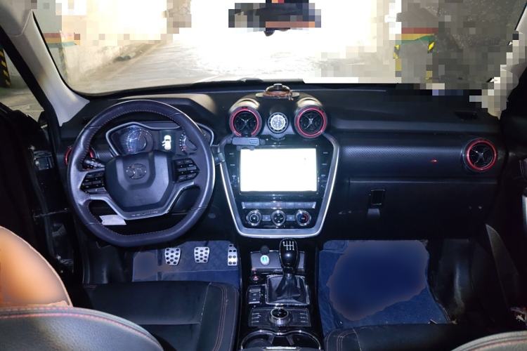 Used BAIC Off-Road BJ20 2018 1.5T Manual Luxury Edition Center Console